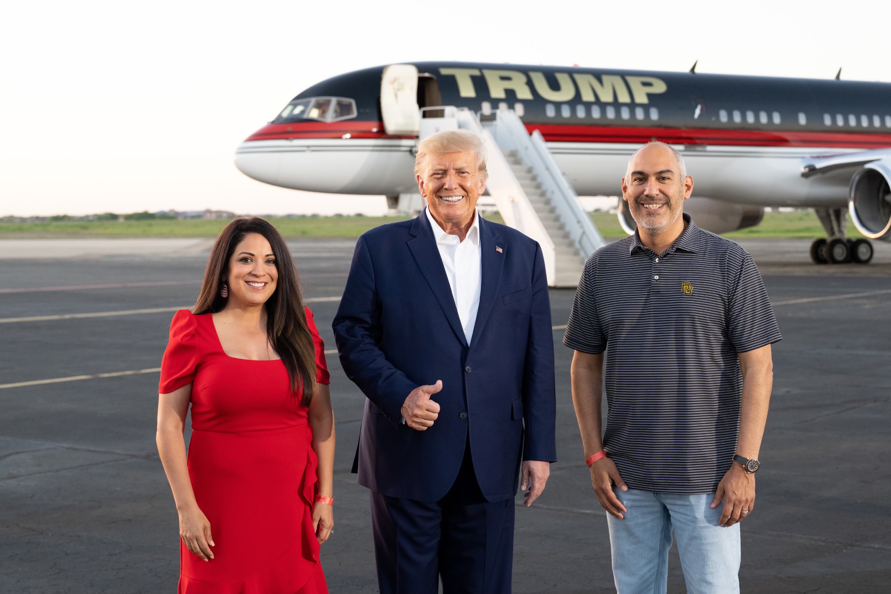 Trump tarmac with Adrienne
