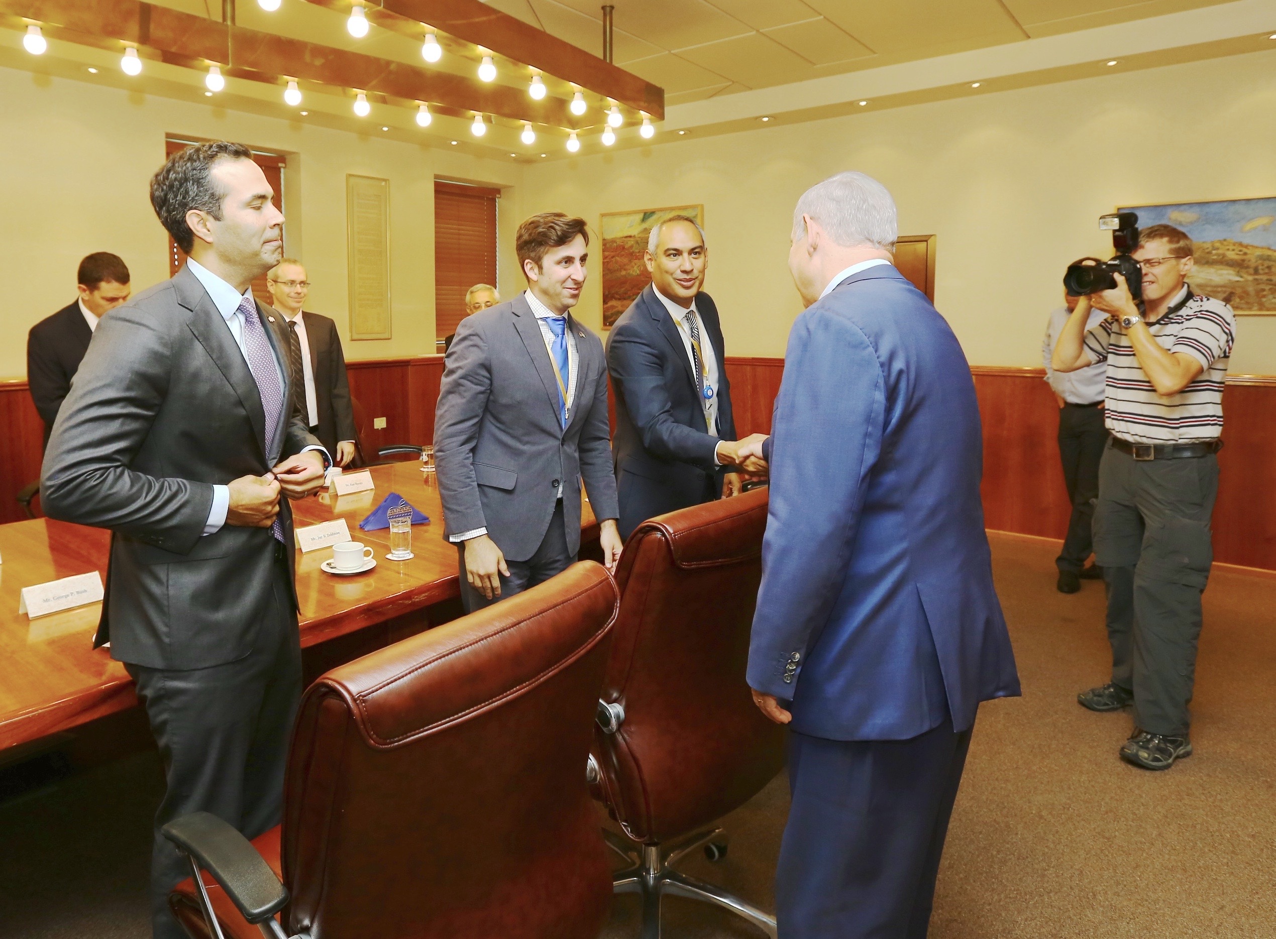 Netanyahu conference room meeting