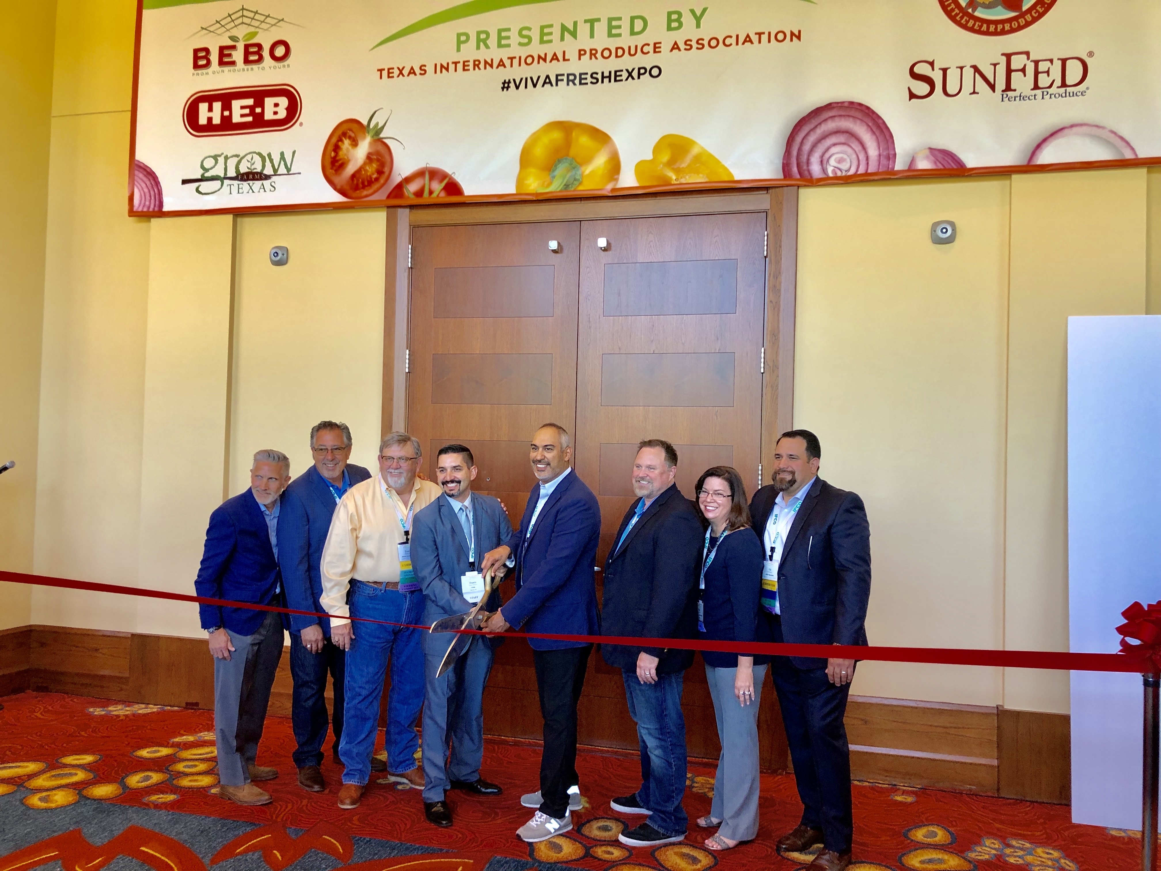 Second Viva Fresh ribbon cutting