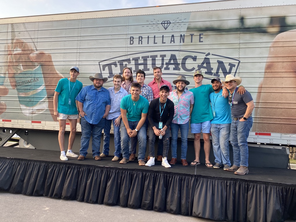 Tehuacán Brillante concert with Parker McCollum and Flatland Cavalry